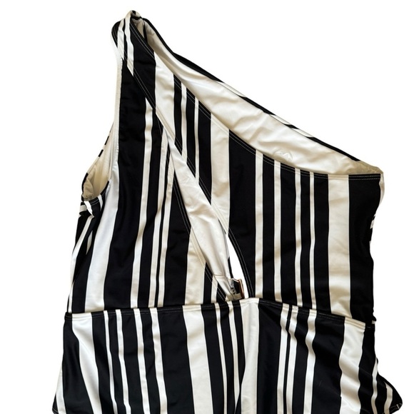 NWT CCX by City Chic Amara One Piece, Black Print, Size 22 - Picture 8 of 10